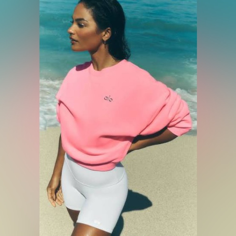 ALO Cropped Accolade Crewneck-bubblegum